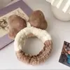 Diadema de pelo peludo para lavado de cara femenino Corea del Sur linda diadema de lazo diadema de terciopelo de coral color de contraste diadema de maquillaje para el pelo Femenino