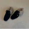 Versão em couro macio~Sapatos quadrados acolchoados estilo retrô britânico com salto interno para mulheres, pantufas quentes forradas com fleece para o inverno, bico fechado