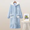 Pijama de Canela 2023 Otoño e Invierno Set Grueso de Lana para el Hogar para Mujer, Diseño de Una Pieza de Dibujos Animados, Adecuado como Ropa de Exterior