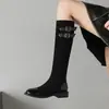 Botas elásticas de camurça de salto baixo, nova coleção outono/inverno 2026, botas de salto grosso que afinam as pernas, botas femininas slim-fit, botas longas, botas estilo Dr. Martens, botas over-the-knee