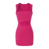 Vestido con cuello halter, nuevo estilo verano 2026, escote cuadrado retro elegante, entallado a la cintura, vestido corto sexy ajustado al cuerpo, elegante vestido corto para mujer