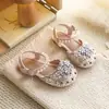 Sapatos Femininos Infantis Sandálias Fechadas de Princesa 2026 Novo Estilo Primavera/Verão Meninas Pequenas Bebê Cristal Crianças Maiores Solado Macio