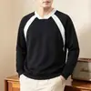 Moletom chinês de algodão patchwork bicolor para homens, novo estilo outono 2026, solto, moderno, casual, moletom masculino