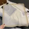 2025 Nueva Moda Versátil Pañuelo Cuadrado Pequeño Estampado de Lunares Bufanda de Cuello de Lunares Atmosférica para Mujer Venta al por Mayor