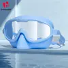 Gafas de natación para adultos de marco grande con protección nasal, anti-niebla de alta definición, protección UV, campo de visión amplio, tapones para los oídos integrados