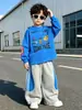 Conjunto de roupa de primavera e outono para meninos, conjunto casual de duas peças com moletom infantil, nova coleção de primavera 2026, calça esportiva legal e estilosa para bebês
