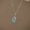 Colar Pingente Paraíso Secreto da Baía de Águas Brancas com design de nicho, cravejado com anel de flor íris Paraíba e conjunto de pedras preciosas para mulheres