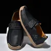 Sapatos Casuais Doudou Novos para Casal Primavera e Outono Tamanho Grande Respiráveis Mocassins Costurados à Mão Sapatos Rasos Casuais de Comércio Exterior para Homens e Mulheres