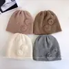Gorro de Lana Tejido Hecho a Mano con Flor Tridimensional para Mujer en Otoño, Nuevo Gorro de Punto Cálido y para el Frío, Elegante y Moderno
