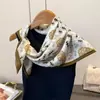 Novo Produto-Lenço de Pescoço Versátil Casual Elegante Literário Coreano Lenço Quadrado Lenço Decorativo L Algodão Veludo Toque Xale Roupa Externa