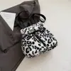 Bolsa de Peluche de Moda Casual Elegante 2025 Otoño Nueva Mochila Simple de Viaje Mochila de Nicho para Viajes Diarios