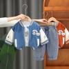 Traje de primavera para niño 2025, primavera y otoño, nuevo traje de béisbol con diseño de oso de dibujos animados para niños, chaqueta de estilo occidental, conjunto de tres piezas para niños