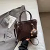 Bolsa Pequena Tendência de Alta Qualidade para Mulheres 2025 Nova Popular Versátil Bolsa de Ombro Transversal Bolsa de Mão Moda Bolsa Saco