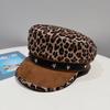 Chapéu Octogonal de Couro com Fivela Estampa de Leopardo Vintage para Mulheres, Estilo Coreano Outono/Inverno Doce e Cool para Grande Circunferência da Cabeça Afina o Rosto Chapéu Militar de Copa Plana