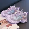 Zapatos deportivos ligeros y antideslizantes para niños, nueva colección otoño 2026, zapatos casuales para niñas, adecuados para niños mayores y estudiantes, zapatillas para correr, suaves