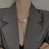 Acero de titanio collar con letra B sentido del diseño color duradero estilo metálico cadena para suéter de acero inoxidable estilo hip hop frío cadena para clavícula