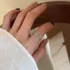 Anel de Margarida Retro Totalmente Cravejado Anel de Dedo Indicador de Nicho de Luxo Alto para Mulheres Anel Personalizado de Luxo Leve com Temperamento Suave Atacado