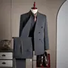 Traje Rayado de Doble Botonadura de Alta Gama para Hombre con Solapas de Muesca, un Traje Formal de Negocios Sofisticado que es Lavable a Máquina y No Necesita Planchado