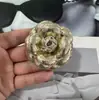 Popular 6,8cm 400 Cores High-End Estilo Chanel Tecido Bouclé Flor Camélia Moldada Acessórios Broche para Lapela