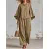 Traje de algodón y lino relajado: top de cuello redondo con botones + pantalones holgados de pierna ancha, atuendo casual simple