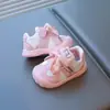 Zapatos para Bebé y Niño Pequeño 2026 Primavera Nuevos Malla Transpirable Zapatos para Caminar de Niña Suela Suave Zapatos de Interior para Niño