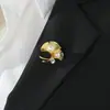 Broche Estilo Pastoral Simples com Diamantes e Pérola Folhas de Ginkgo, Acessório de Moda Levemente Luxuoso e de Alta Qualidade para Casacos, Ternos e Camisas