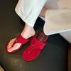 Sandalias de clip con borlas de espiga de tacón bajo, de moda europea y americana 2026 para mujer, versátiles para el verano