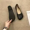 Sapatos Rasteiros Mary Jane de Bico Baixo Sapatos Gorro Femininos Primavera 2025 Novo Estilo de Nicho para Noite Sapatos de Vovó