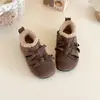 Botas Birkenstock para meninas, nova coleção de inverno 2026, sapatos de pelúcia com forro de fleece, botas quentes de algodão para crianças, sapatos de algodão da moda para meninas