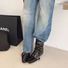 Otoño/Invierno 2026 Nuevas Botas de Moda de Media Caña Estilo Británico Estación Europea Punta Cuadrada Tacón Oculto Hebilla Europea y Americana