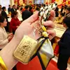Nuevo Llavero Dorado Bufanda de Seda Versátil Cinta de Lazo Colgante para Bolso Pequeño Adorno de Regalo Venta al por Mayor de Fábrica