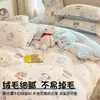 Conjunto de cama de quatro peças em veludo de leite de desenho animado, novo conjunto de cama de fleece de coral de inverno 2026, incluindo lençol de cama e capa de edredom