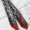 Lenço Triângulo Flor de Caju Feminino 2025 Novo Lenço Quadrado Pequeno com Camisa Acessórios de Pescoço de Alta Qualidade Acessórios de Pescoço