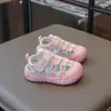 Sandálias Fechadas para Meninos 2026 Verão Antiderrapantes Sapatos de Bebê Sapatos Infantis para Exterior Sapatos de Praia Sapatos de Malha para Meninas