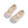 Zapatos de Princesa para Niñas 2026 Primavera y Otoño Nuevo Estilo Moño Perla Suela Suave Estilo Coreano Zapatos de Cristal Pedrería Estilo Pequeña Chanel Planos