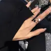 Anillo Abierto Hecho a Mano de Cuadros Blanco y Negro de Moda Sencillo con Goteo de Aceite Anillo Distintivo para Estudiantes Femeninas Geométrico Nuevo Producto Nicho