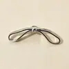 Colar com Pingente de Laço Prateado para Mulheres, Estilo Simples Ins Cool Acessórios Longos, Moda Coreana Corrente Elegante para Clavícula