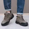 Botas de Nieve Nuevas de Invierno para Hombre Zapatos de Terciopelo Cálidos Antideslizantes Resistentes al Desgaste Zapatos de Senderismo Transfronterizos Versátiles Zapatos de Papá