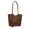 Bolso Tote Casual Simple de Gran Capacidad 2026 Nuevo Bolso Retro para el Hombro de Viajero Bolso de Hombro Tejido de Alta Gama
