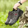2026 Nuevo Estilo Zapatos de Senderismo Modernos Versátiles Zapatos Deportivos para Hombre Malla Transpirable Zapatos para Hombre Zapatos de Seguridad para el Trabajo Venta Directa de Fábrica Venta al por Mayor