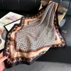 Bufanda de Mujer con Estampado de Lunares de Imitación Seda a la Moda, Chal de Alta Gama, Bufanda para el Cuello con Protección Solar, Pañuelo para la Cabeza, Bufanda