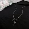 Collar de lava con forma de gota de agua para mujer, cadena de clavícula ligera de lujo con estilo hip hop, estilo frío y moderno, accesorios para chicas atractivas.