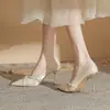 Sapatos de Casamento Jingang H8091 Sapatos de Recém-Casados Salto Alto Fino Feminino 2025 Nova Coleção Primavera e Outono Bico Fino Salto Agulha Feminino