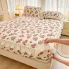 Cubierta de Cama de Felpa de Leche de Invierno 2026 Nuevo Protector de Colchón de Cobertura Total Pieza Única Juego de Ropa de Cama Gruesa de Terciopelo Juego de Tres Piezas
