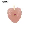 Wt-P2091 Colgante de Piedra Calcedonia Amazonita con Forma de Corazón Dulce y Único con Incrustaciones Pequeñas de Circonita y Gemas Texturizadas