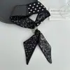 Bufanda-Collar de Cuello Desplegable Retro Marrón Estilo Francés con Elementos de Lunares y Cuadros, Accesorios Únicos de Nicho para Mujeres en Otoño e Invierno