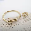 Pulsera de Acero Inoxidable Moda Estilo Ins Europeo y Americano Pulsera Personalizada con Clavo de Diamante Anillo de Acero de Titanio Joyería Transfronteriza Chapada en Oro