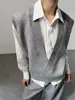Estilo Old Money chaleco de punto sin mangas con cuello en V profundo para hombre otoño color liso top de tirantes para superponer estilo minimalista puños acanalados corte recto
