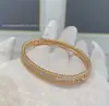 Nuevas Pulseras Calidoscopio Anchas y Estrechas Chapadas en Oro Rosa de 18K, Trébol de Cuatro Hojas Incrustado con Diamantes, Pulsera Cielo Estrellado, Desgaste Apilable de Lujo Ligero