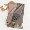 Bufanda de Estilo Callejero Europeo y Americano Imitación Cachemir Moda Femenina Bufanda de Viaje Estilo Cuadros Chal Versátil con Borlas Venta al por Mayor